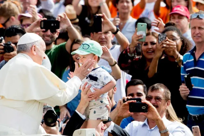 Papa Francisco: Difundamos el perfume de una vida santa inspirada en el Evangelio