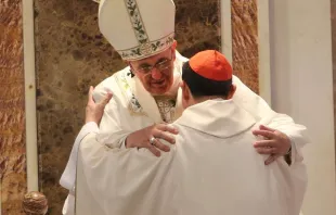 El Papa Francisco con el Cardenal Luis Antonio Tagle. Foto: Alan Holdren / ACI Prensa  