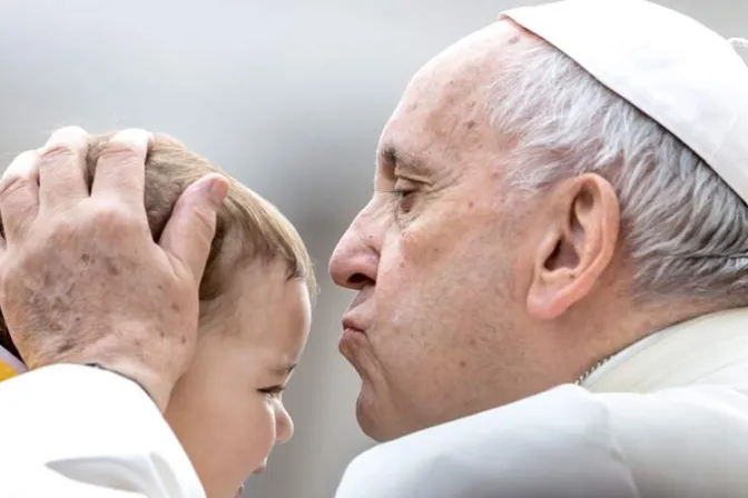 Quien sufre entiende mejor el valor divino de la vida, explica el Papa Francisco