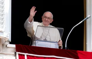 El Papa Francisco en el Ángelus de este domingo. Crédito: Vatican Media 