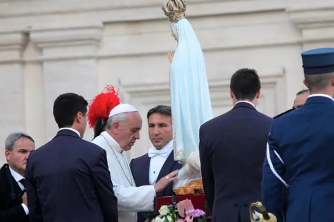 Un cristiano sin la Virgen y sin la Iglesia está huérfano, dice el Papa