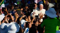 El Papa con los jóvenes en el encuentro. Foto: Daniel Ibáñez / ACI Prensa