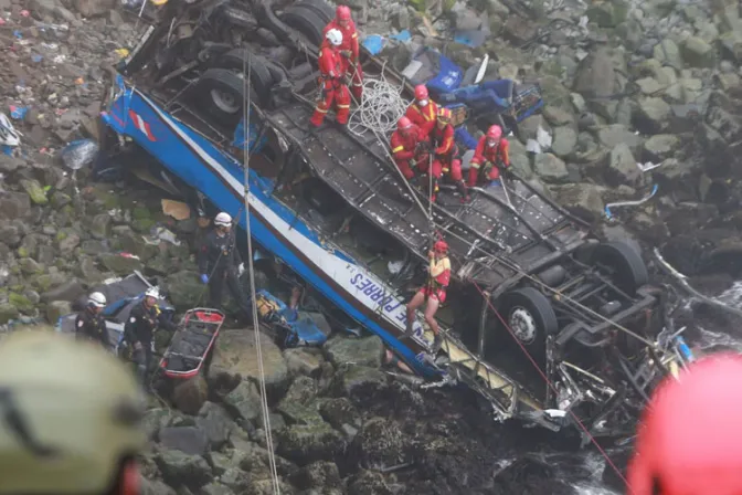 Pésame del Papa Francisco por accidente que dejó 52 muertos en Perú