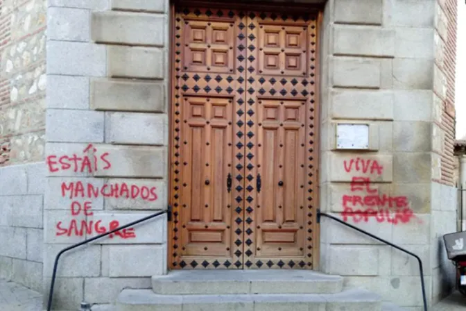 Atacan una iglesia en España con pintadas 