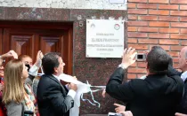 La placa colocada en abril de 2013 en la casa del Papa Francisco en Buenos Aires (Foto Walter Sánchez Silva / ACI Prensa)