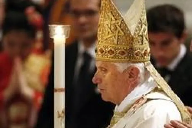 El Papa en la Vigilia Pascual: Jesús Resucitado es el antídoto a la muerte