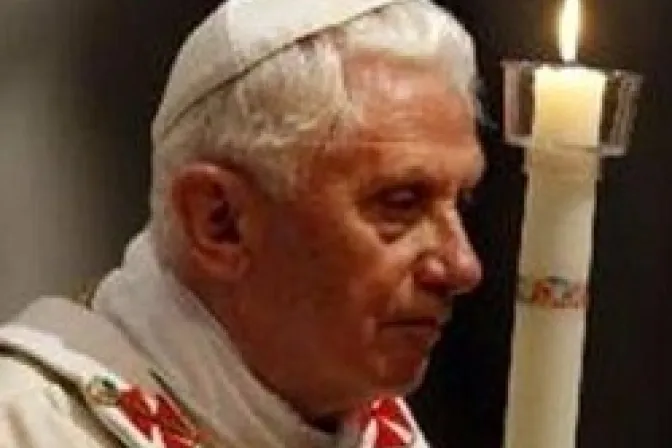 Benedicto XVI: La Pascua nos pone del lado de la razón, la libertad y el amor