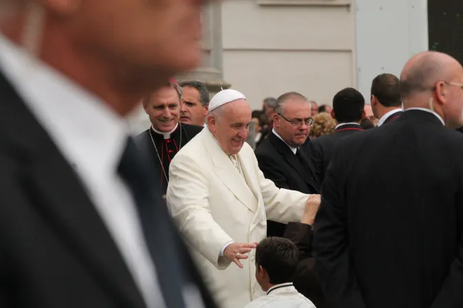 Ébola en África: Papa Francisco exhorta a la comunidad internacional a luchar contra epidemia