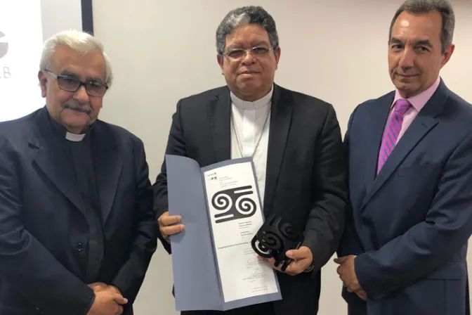 Premian al Episcopado venezolano por promover los valores democráticos