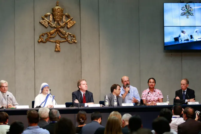 Vaticano presenta canonización de Madre Teresa de Calcuta, una santa de nuestro tiempo