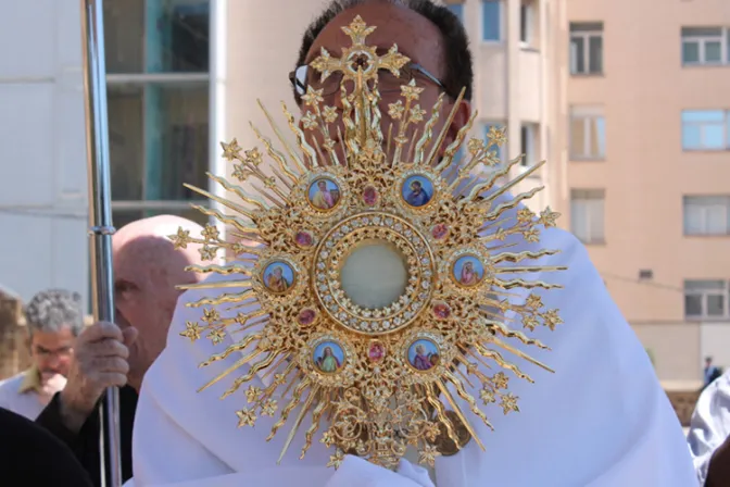 Mons. Aguer: Procesión de Corpus Christi debe volver a ser multitudinaria