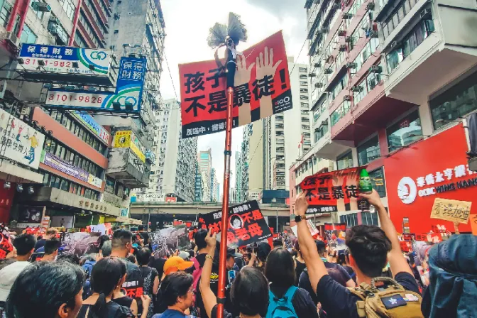 Hong Kong: Absuelven a 7 activistas prodemocracia de cargos de “protesta”