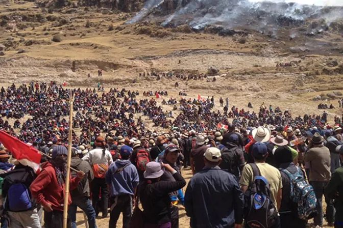 Iglesia en Perú facilita diálogo para resolver conflicto minero