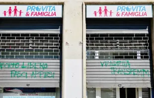 Imagen referencial de uno de los ataques a la sede de Provita & Famiglia en Roma. Crédito: Provita & Famiglia null