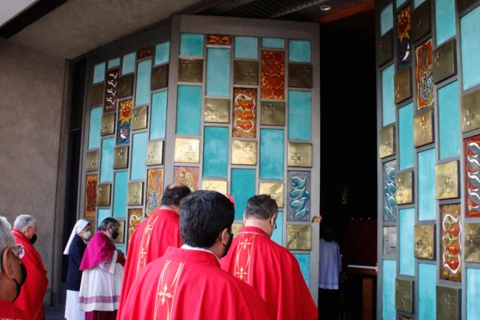 Abren Año Santo con indulgencia plenaria por 100 años de atentado contra Virgen de Guadalupe