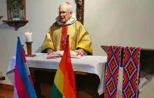 Mons. Raúl Vera López celebra Misa por colectivos gays. Crédito: Diócesis de Saltillo. 