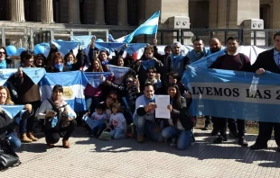 Manifestantes presentan recurso de amparo contra el aborto en Reforma al Cu00f3digo Penal / Gentileza: ONG Mas Vida  