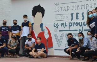 Reliquia del Beato Carlo Acutis llegaru00e1 a colegio en Argentina. Cru00e9dito: Red Educativa Fasta Argentina. 