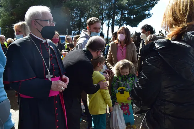 Seminario católico español acoge a 60 refugiados de Ucrania 