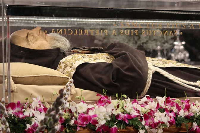 VIDEO Y FOTOS: Padre Pío ya está en Roma por el Año de la Misericordia