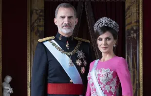 Los Reyes de España, vestidos de gala para la coronación de Carlos III de Inglaterra. Crédito: Casa de S. M. el Rey 