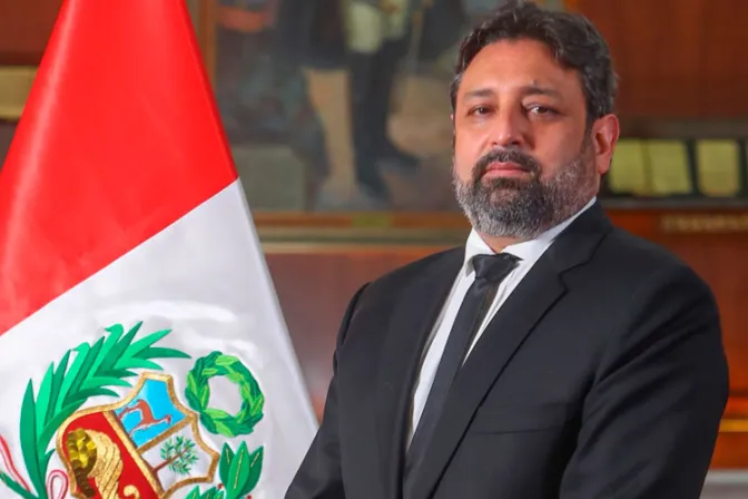 Ministro de Educación del Perú: “No se va a quitar ningún curso de religión”