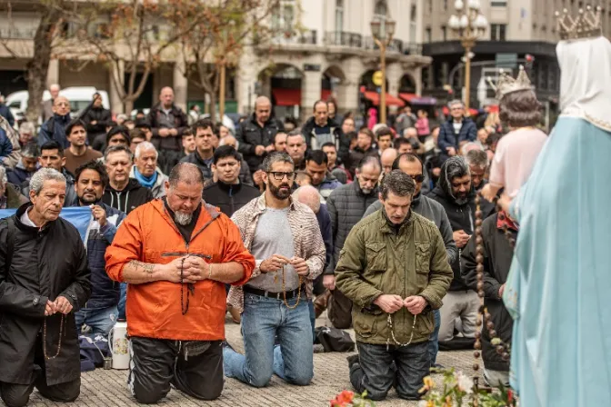 El mundo se une este 6 de mayo en un nuevo Rosario de Hombres