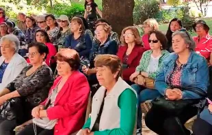 Madres e hijas se unieron desde Chile al Rosario de Mujeres. Crédito: Twitter 