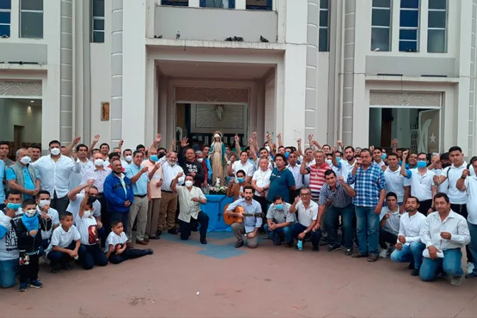 Miles de hombres rezaron el Rosario en Colombia, Ecuador y Bolivia