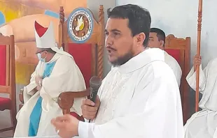 P. Oscar Benavidez. Crédito: Radio Católica de Siuna "La Voz Diocesana" 