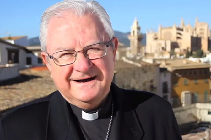 [VIDEO] Sacerdotes conmueven con consejos a sí mismos “a los 18 años”