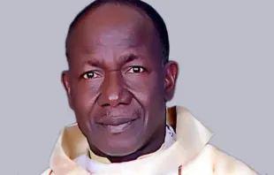 P. Isaac Achi, sacerdote que fue quemado vivo en Nigeria el 15 de enero de 2023. Crédito: Diócesis de Cyon Minna 