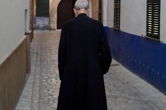 Iglesia en Uruguay investiga a sacerdote colombiano por presunto abuso sexual