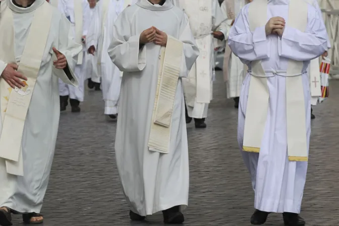 Estos tres hermanos se ordenaron sacerdotes en la misma ceremonia