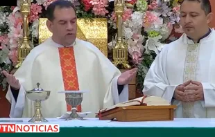 Sacerdotes de Nicaragua celebran Misa en Estados Unidos. Crédito: EWTN Noticias (captura de video) 