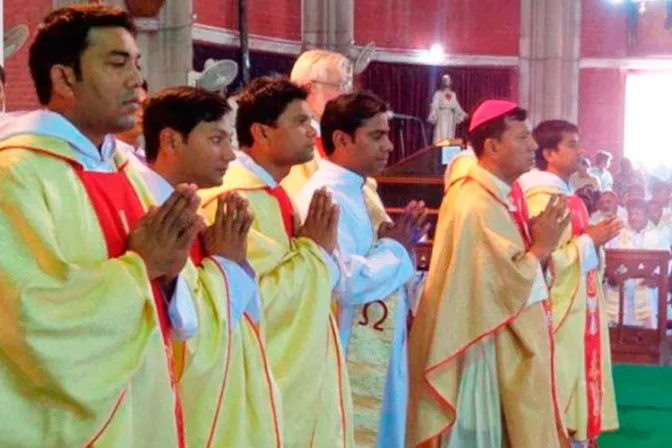 Aumentan ordenaciones sacerdotales en arquidiócesis donde cristianos son perseguidos