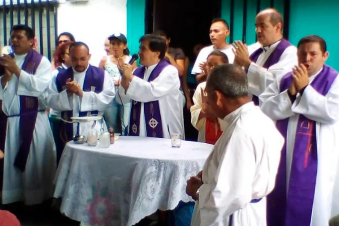 Venezuela: Guardia Bolivariana agrede a 5 sacerdotes en Mérida