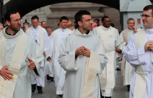 Foto referencial de sacerdotes. Crédito: Marthe Calderón/ ACI Prensa 