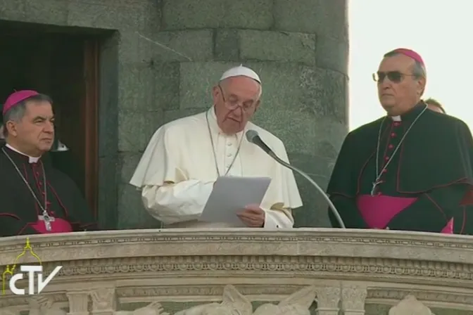 Papa Francisco en Prato: Luchemos hasta el fondo contra el cáncer de la corrupción 