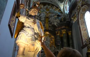 Imagen del documental "Saint Michael: Meet the Angel". 