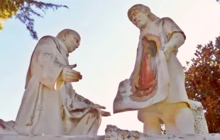 Estatua de San Juan Diego con la Virgen de Guadalupe. Foto: Mercedes De La Torre / ACI Prensa 