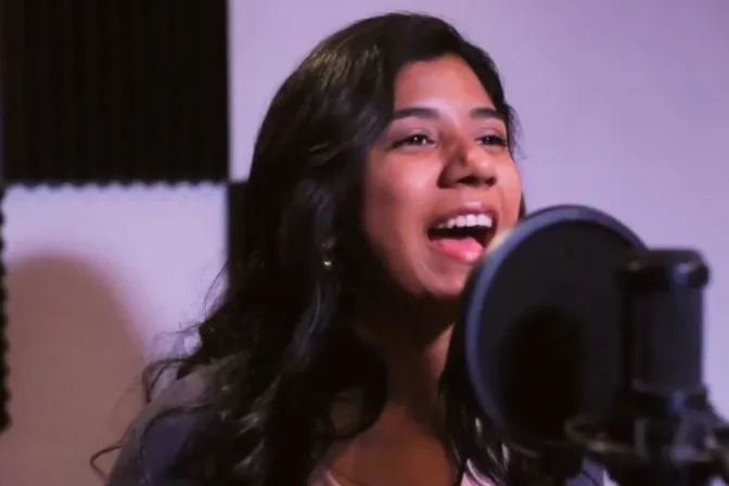 Cantante católica lanza videoclip de canción inspirada en las cartas de San Pablo