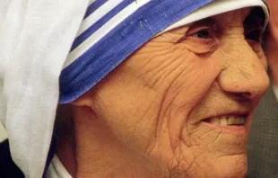 Santa Madre Teresa de Calcuta. Crédito: Túrelio (CC BY-SA 2.0 DE). 
