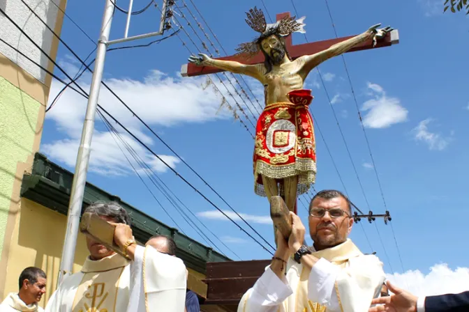 Recogen firmas para que el Santo Cristo de La Grita sea el “Protector de Venezuela”