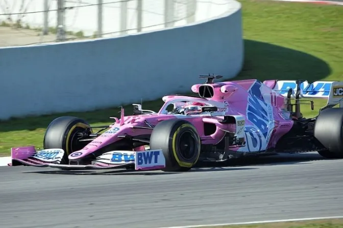 Mexicano que lleva siempre a la Virgen de Guadalupe y San Juan Pablo II gana premio de F1