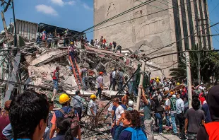 Edificio destruido en Ciudad de México tras sismo del 19 de septiembre. Foto: Cáritas Mexicana. 