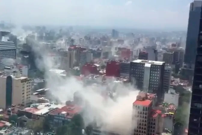 [VIDEOS y FOTOS] Terremoto en México deja al menos 200 muertos: Obispos piden oraciones
