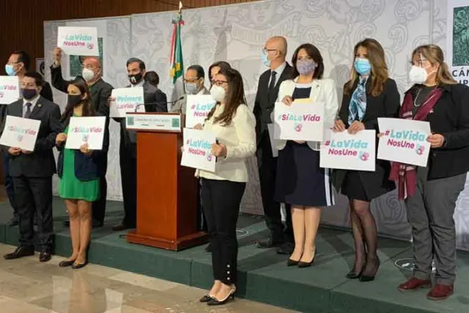 Sociedad civil y políticos provida rechazan promoción gubernamental del aborto en México