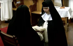 Sor Evelyn realizu00f3 los votos perpetuos como religiosa dominica en el monasterio de Santo Domingo el Real en Segovia (Espau00f1a). Cru00e9dito: Captura de Youtube. 