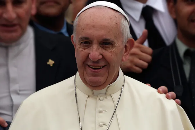 Papa Francisco: Sin la oración de los fieles el Pontífice no puede cumplir su misión